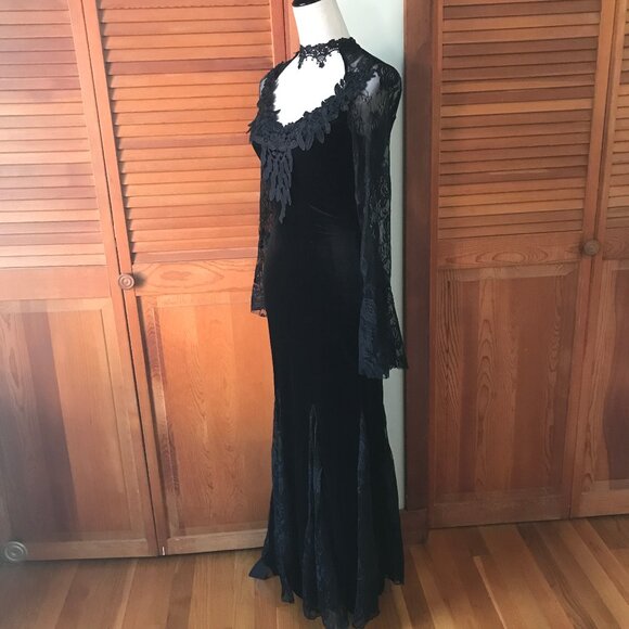 Gothic Victorian Flowers of Evil Black Velvet & Lace Morticia Gown Dress.  NEW! - Picture 7 of 13